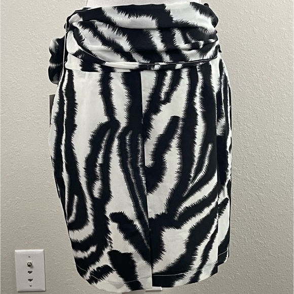 NWT, Hanna & Gracie, self-tie wrap skirt, animal print, knee length,size medium. - Picture 2 of 12